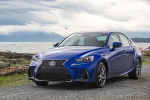 Lexus IS200t F-Sport 2016 года (NA)
